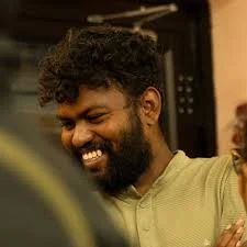 கவிஞன் மொழி (Kavingan Mozhi)